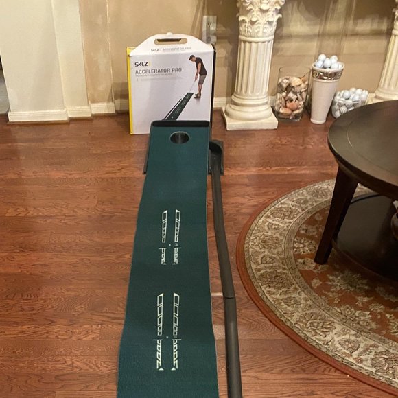 SKLZ ACCELERATOR PRO - Indoor Golf Putting Mat with Auto-Ball Return & Behind- - Picture 6 of 10